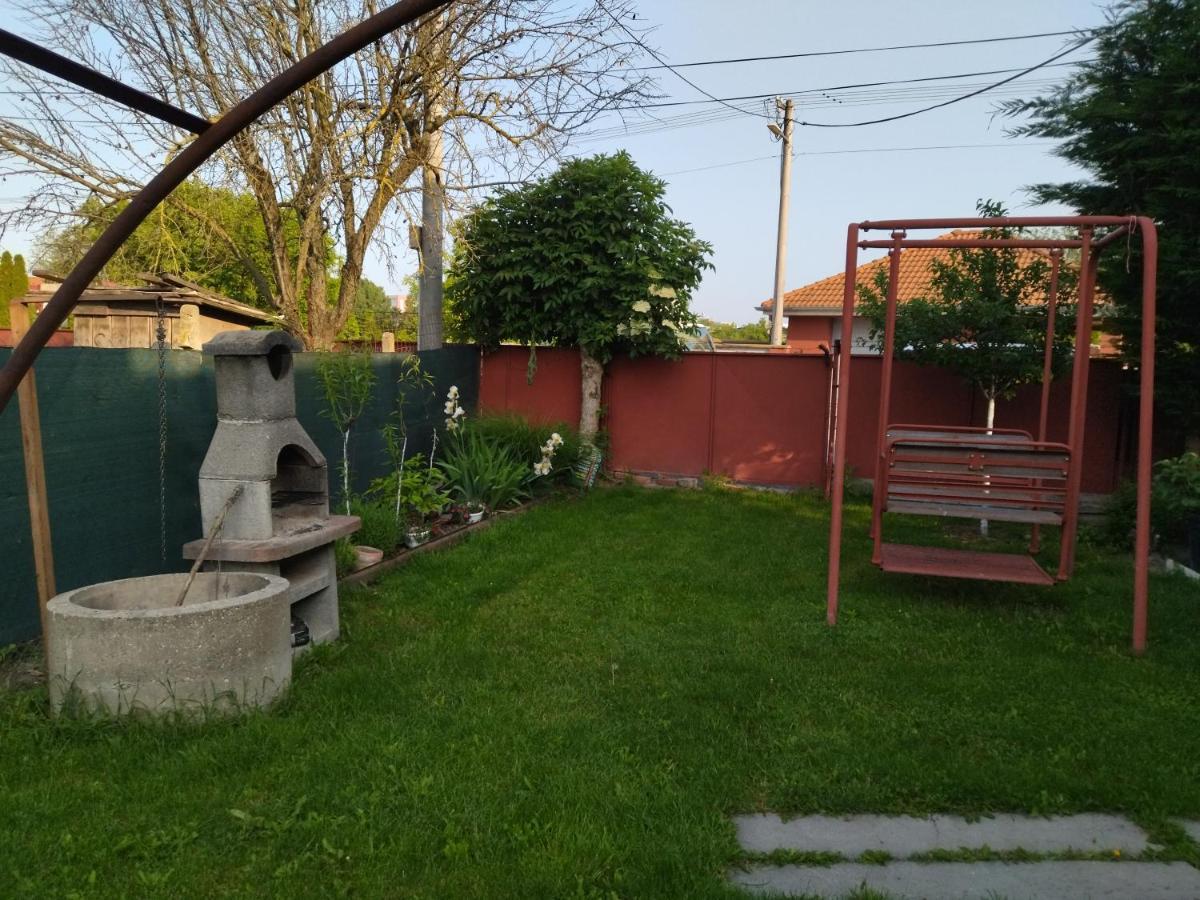 Ubytovanie Tibor Skarba Dunajská Streda Exterior foto